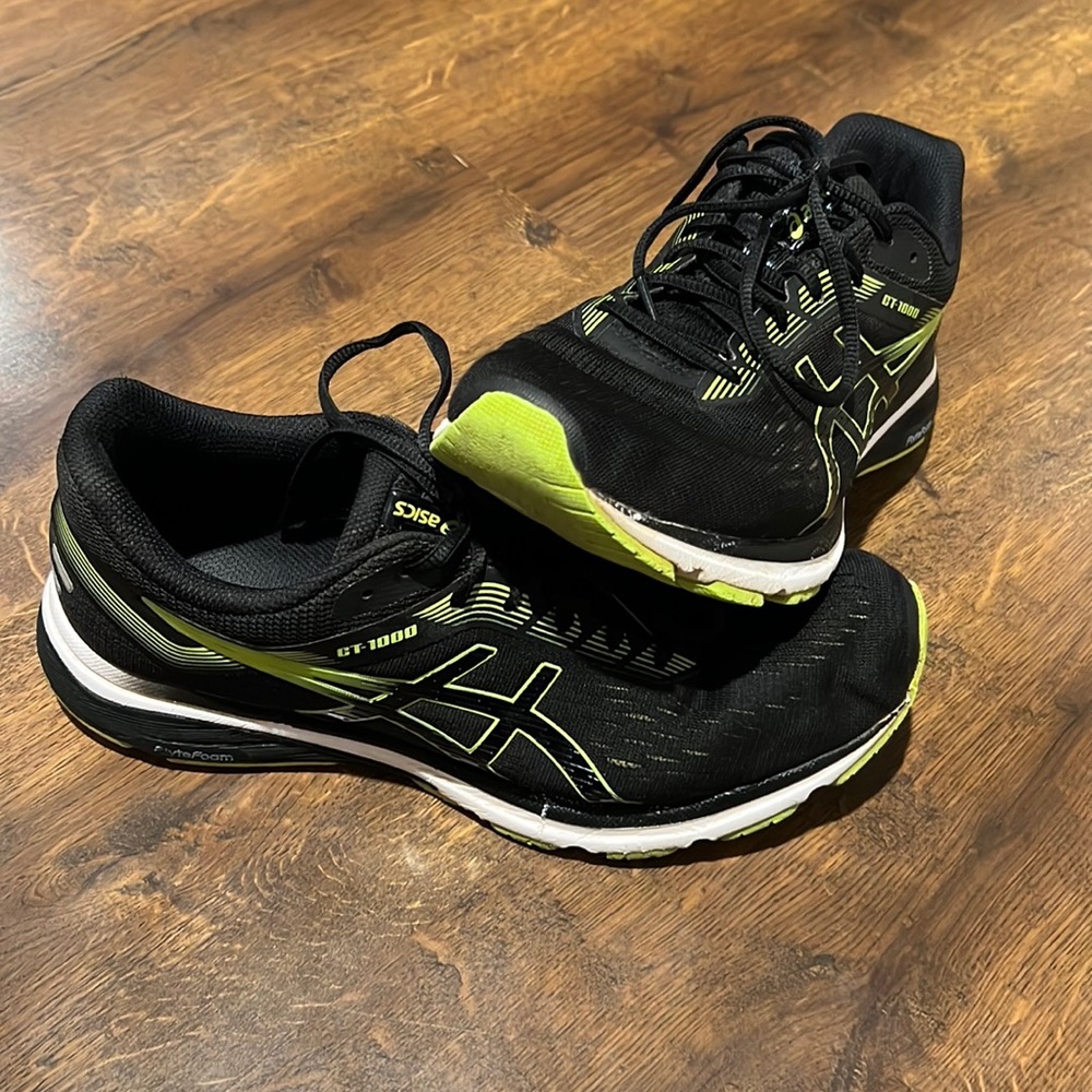 Asics GT-1000 running shoes